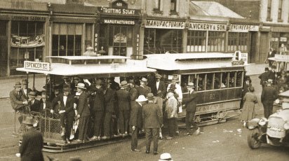 Cable car in Bridge Road Richmond, 1925. Official M&MTB photograph.